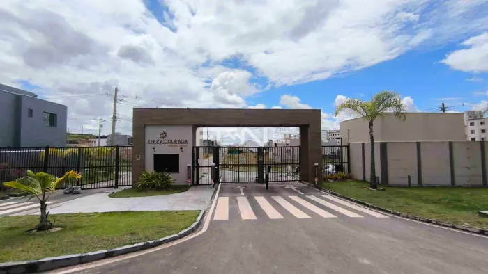 Terreno no condomínio Terra Dourada - Camaçari, BA