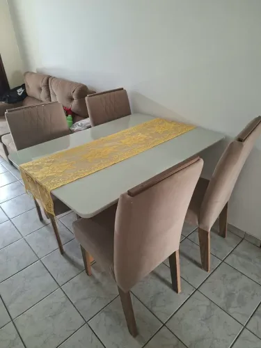 Mesa de Jantar 4 cadeiras 