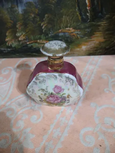 Vidro de perfume antigo
