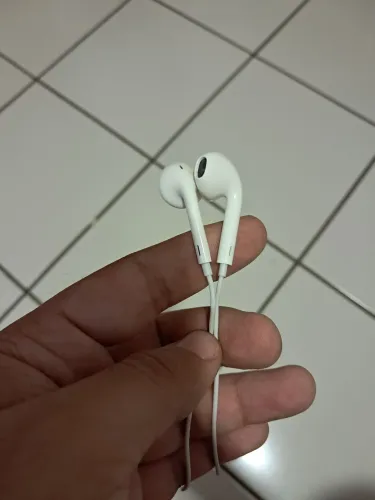 Fone de ouvido com fio 