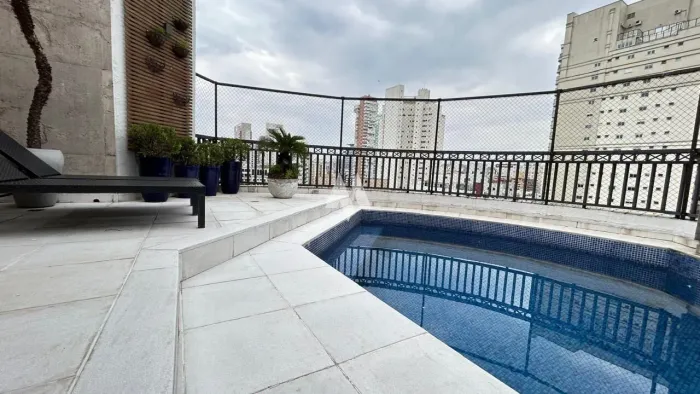 Exclusiva Cobertura Duplex à Venda com 4 Suítes, Piscina e Churrasqueira no Boqueirão, San