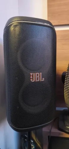 Vende se Partibox Club 120 JBL estado d novo ainda na garantia 