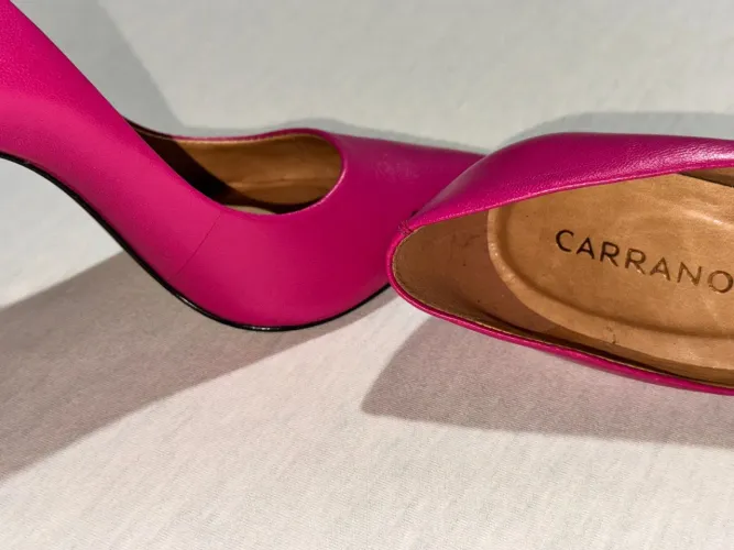 Novo em ótimo estado scarpin