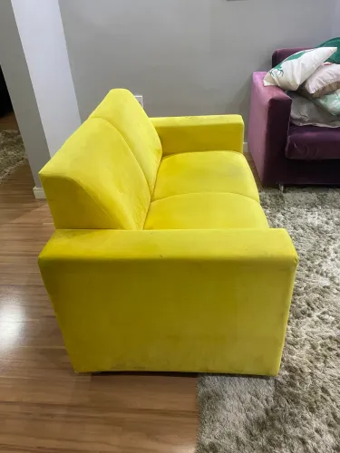 Sofá Amarelo Dois Lugares 