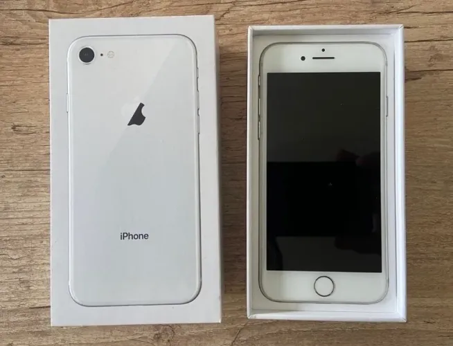 IPHONE 8