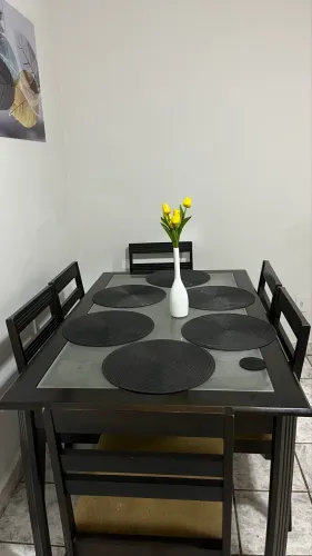 Mesa de Jantar 6 Lugares - Madeira | Elegante e Resistente