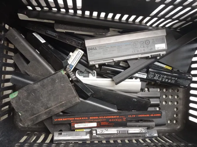 Lote de 30 baterias de notebook usadas