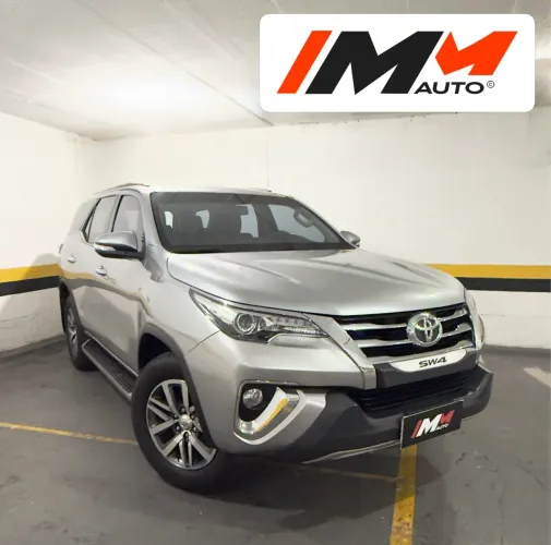 Toyota Hilux SW4 SRX 4X4 2.8 TDI 16V Dies. Aut. 2017