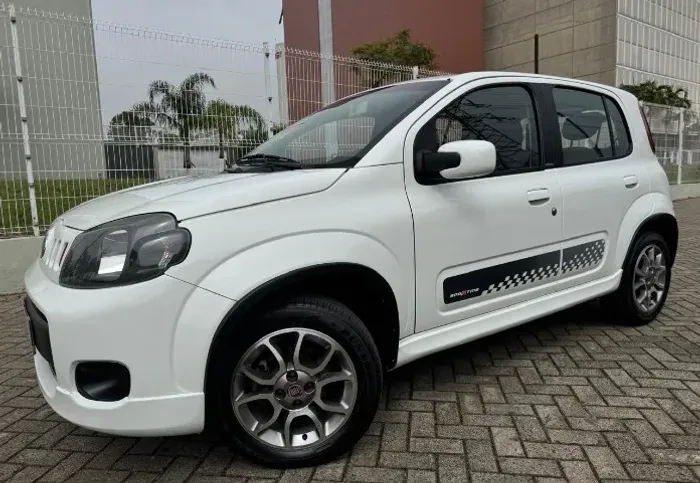 Fiat Uno Sporting 1.4 EVO Fire Flex 8V 4P 2013