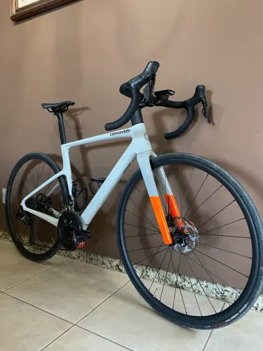 Bicicleta Cannondale Supersix EVO 3