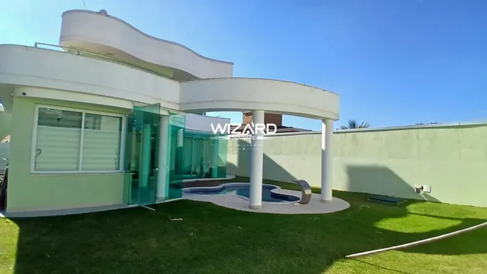 Casa de Condomínio em Atibaia, design contemporâneo, ampla área lazer, para venda com 600m