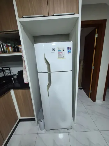 Geladeira com freezer Eletrolux