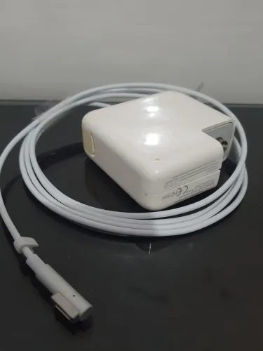 Fonte original  apple macsafe 1 60w
