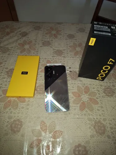 POCO F7 - Muito Novo.