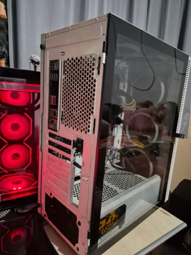 Gabinete gamer (apenas gabinete com fans)