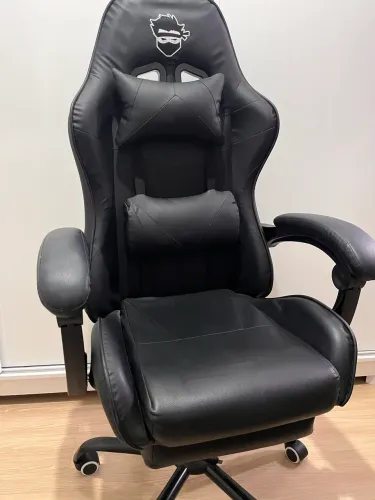 Cadeira Gamer Preta com massageador 