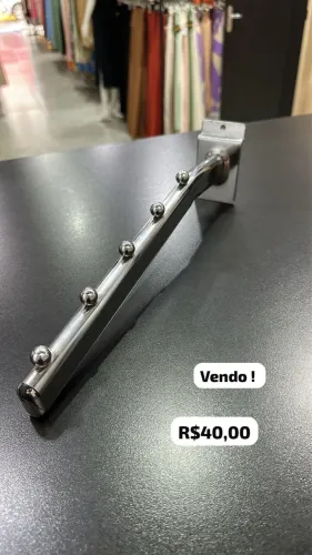 Arara expositor de roupas. Cromada 