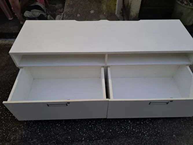 Bancada seme nova em mdf branco de 18 e 22 cm , com 2 gavetas e nicho 