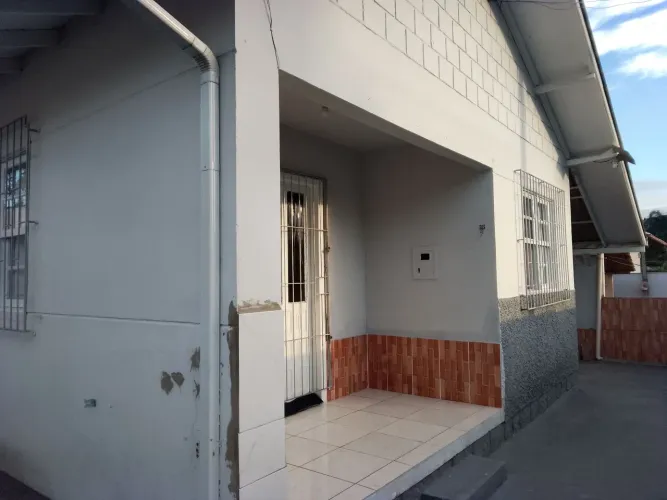 Casa a venda no Rio Caveiras 