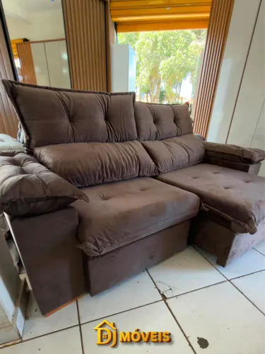Sofá 2Metros com pillow nos braços e acento
