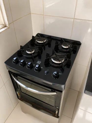 Fogão Electrolux 4 bocas com mesa de vidro