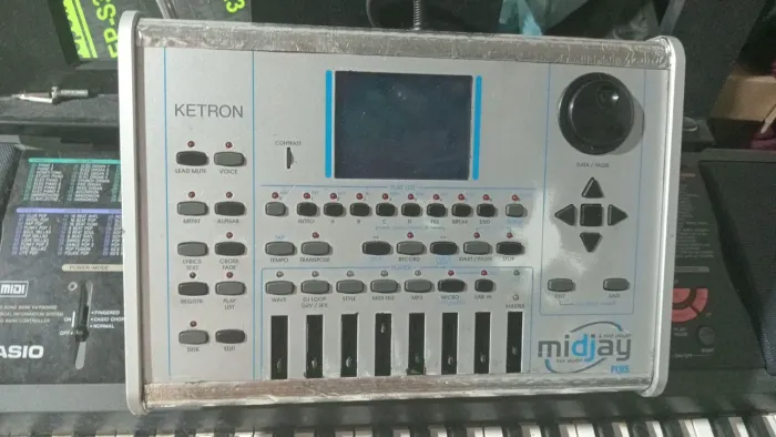 Modulo ketron midjay plus! Usado