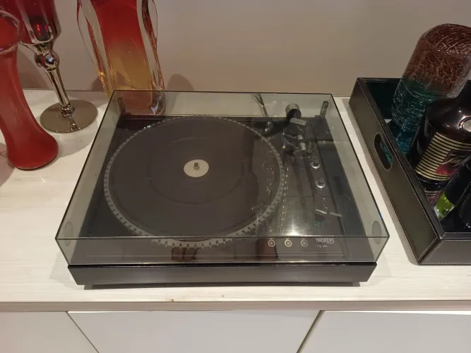 Toca disco thorens td 105