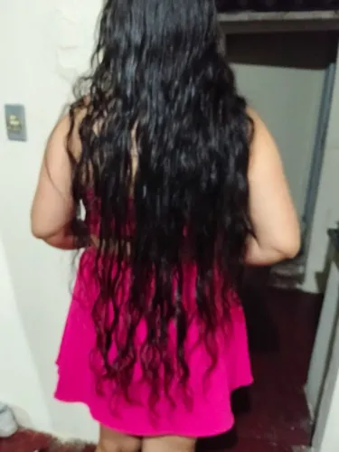 Cabelo natural 60 cm ele e bem volumoso mais está com creme aí na foto.