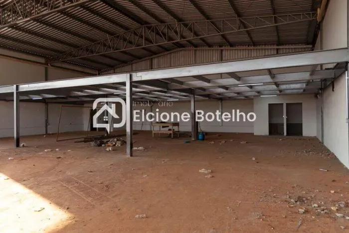 Loja para aluguel em Uberlândia (Shopping Park) 2 banheiros