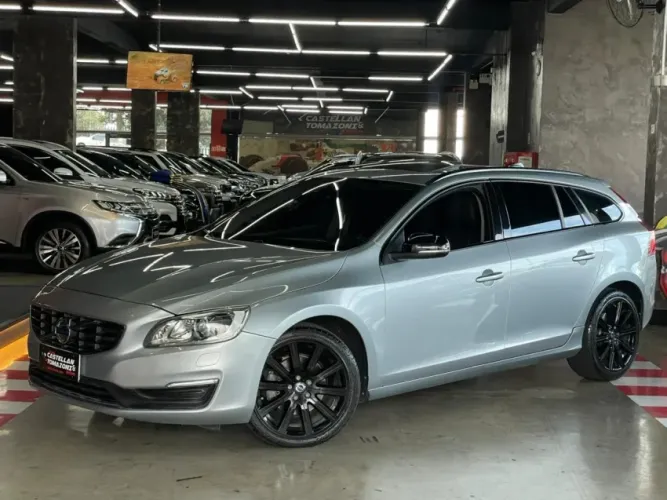 Volvo V60 T-5 Momentum 2.0 245cv 5P 2016