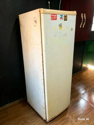 Vendo geladeira consul pequena e usada