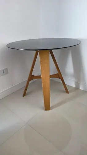 Vendo mesa para decoração