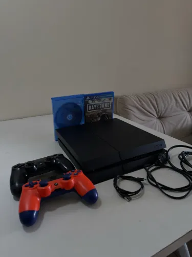 PlayStation 4 + Controles e jogos