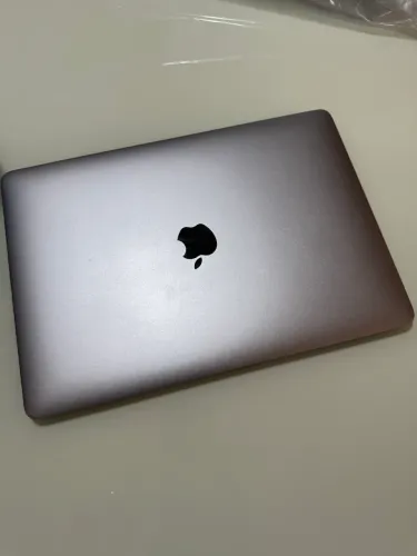 MacBook Air 13 - Retina 2019 | i5 | 8GB | SSD 128GB | Excelente estado