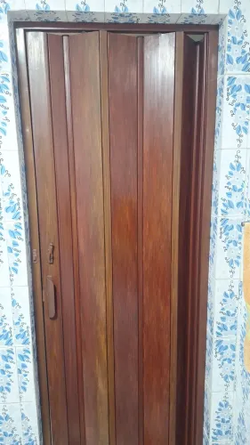 Porta Sanfonada Marrom / Ótimo Estado!!!