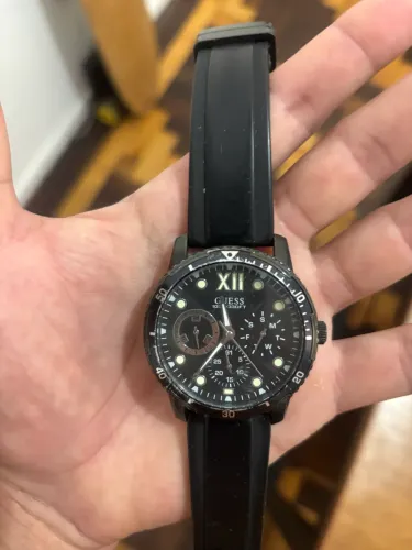 Relógio Guess com movimento japonês a prova d?água 100m (diver)