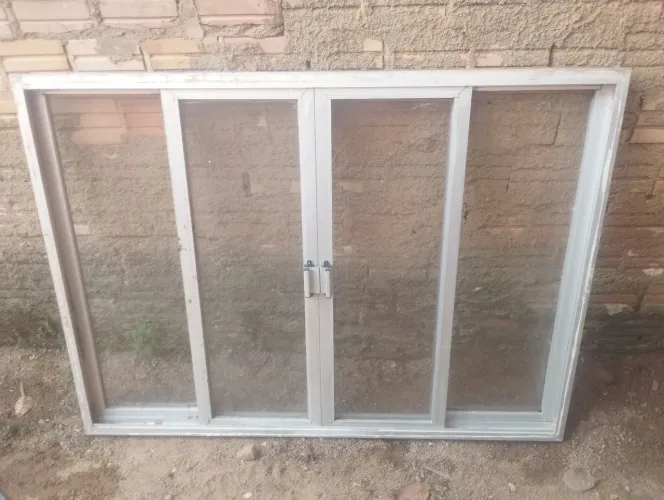 Vendo janela grande de vidro 1.10x1.50 $200
