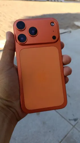 IPHONE 11 com case do 17