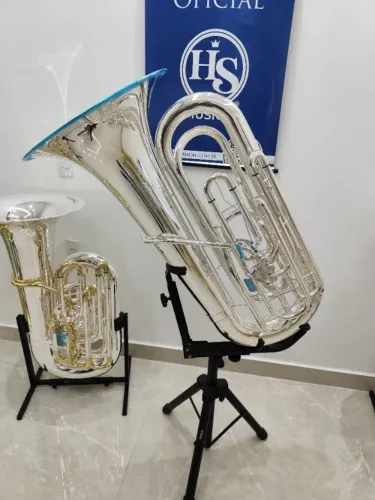 Tuba 4/4 Hs Musical R752 Sib - Prateada - NOVA R$23.900,00 - Aceito trocas - Parcelo 21x