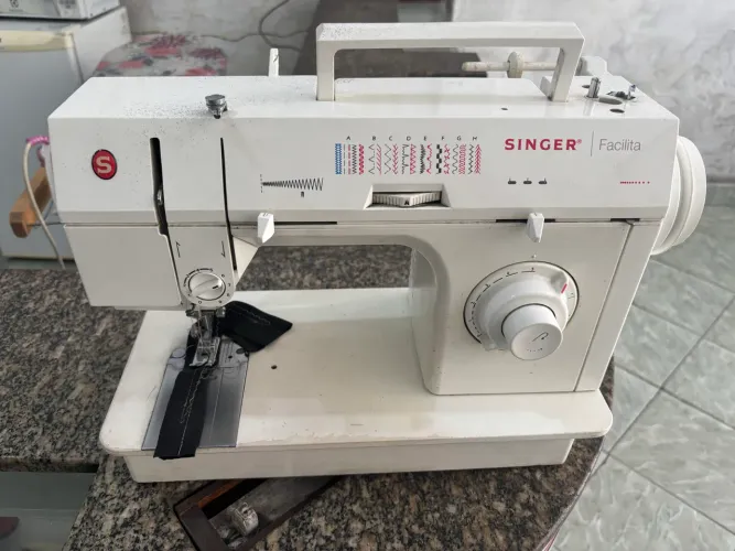 Singer facilita semi nova 