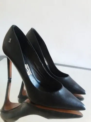 SCARPIN SANTA LOLLA. PRETO 38. LINDO