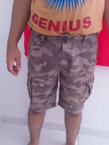 Bermuda camuflada 