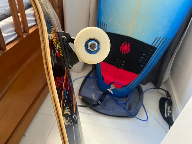 Skate 8.0 truck 149 stronger roda chaze 100A lixa nacional e rolamento nacional