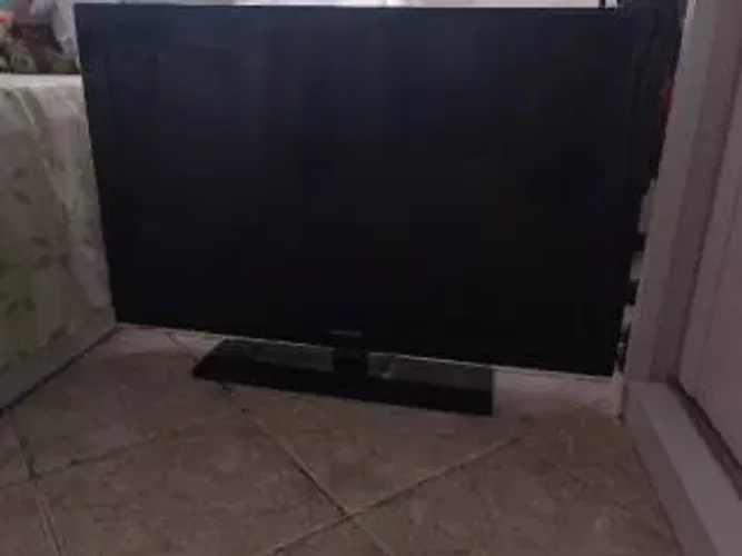 Tv Samsung 40" . Descrição no anúncio.