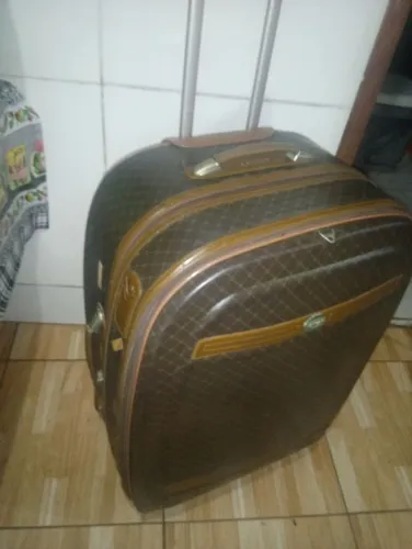 Mala grande com rodinhas 80x55x35 muito resistente