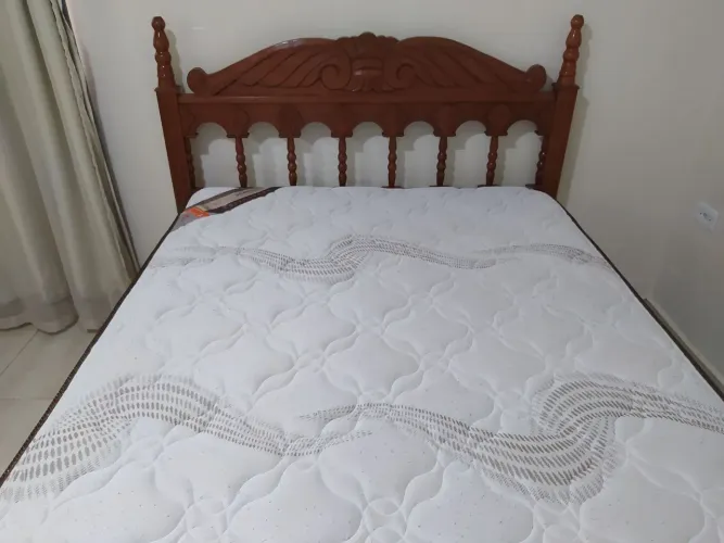Cama de casal com colchão