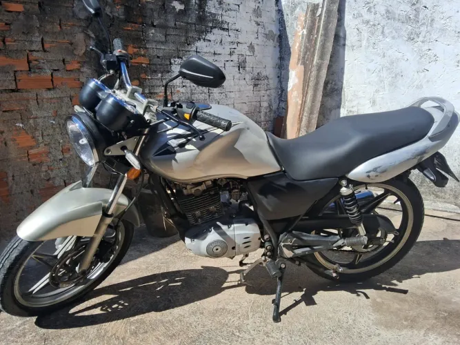 VENDO MOTO SUZUKI YES 125