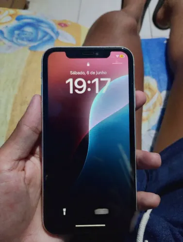 iPhone XR 128gb com algumas avarias.