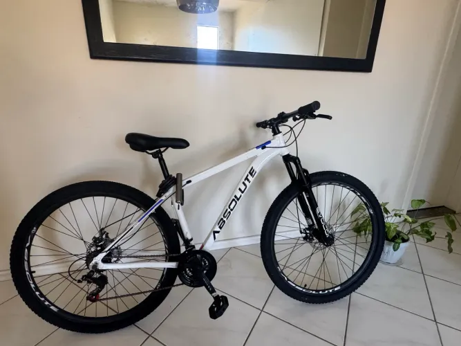 Vendo Bicicleta Absolute Aro 29 + Cadeado BTWIN 500