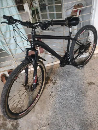 Bicicleta aro 29 com macha